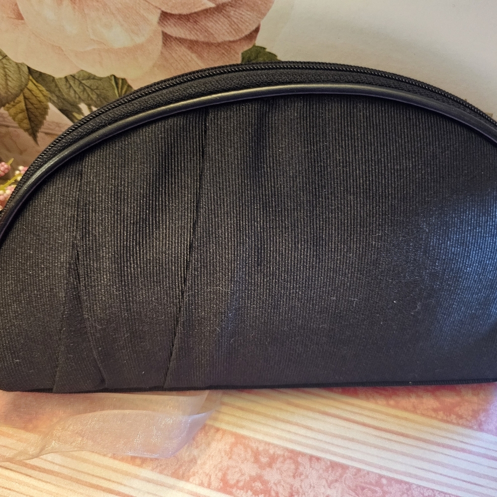 Beautiful Georgio Armani Parfums Clutch Bag Make Up Bag Black